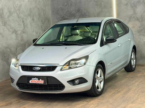 FORD FOCUS 1.6 8V GASOLINA 4P MANUAL FORD FOCUS 1.6 8V GASOLINA 4P MANUAL
